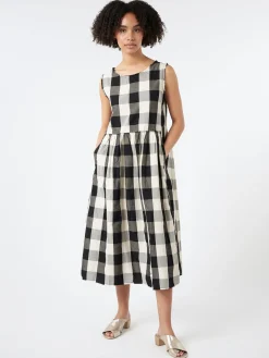 Aequamente - 24140 Dress in Big Check
