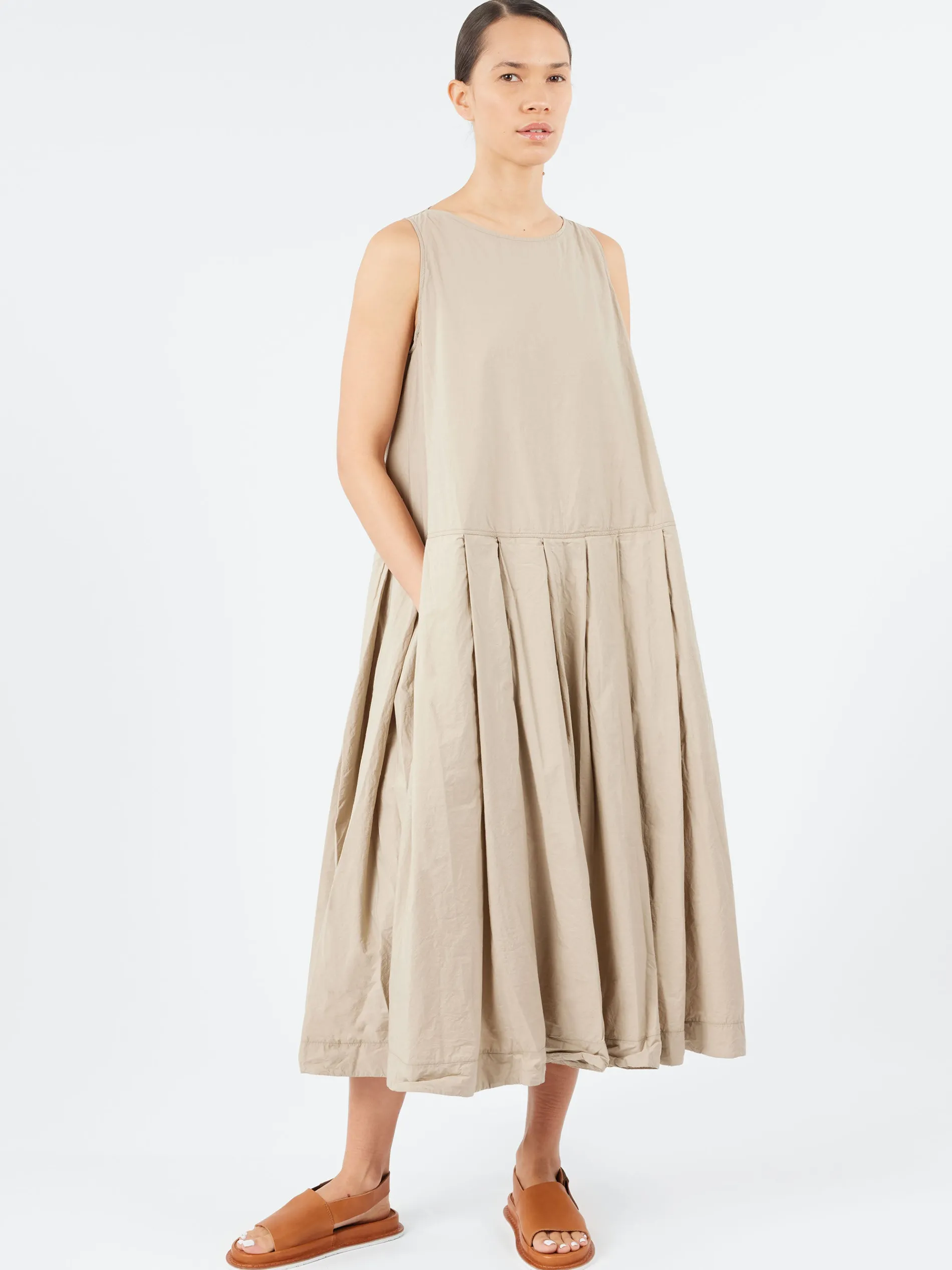 Album Di Famiglia - Pleated Sleeveless Dress TC in Stone