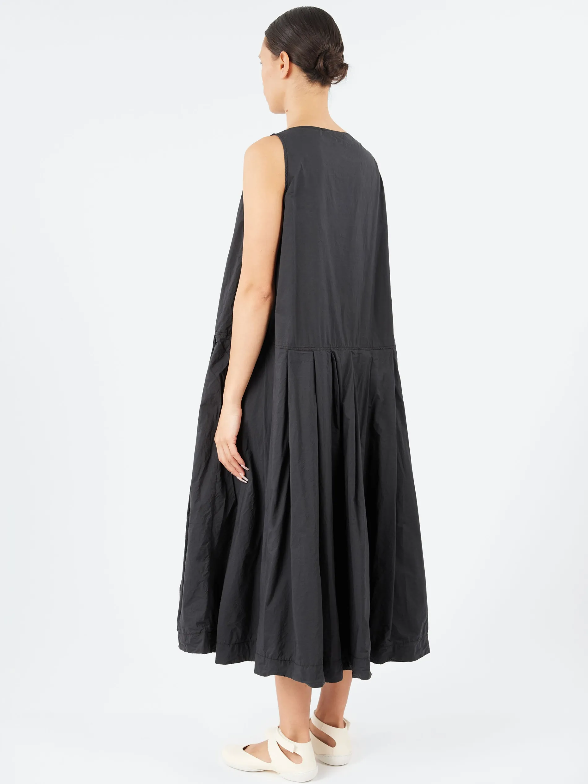 Album Di Famiglia - Pleated Sleeveless Dress TC in Black