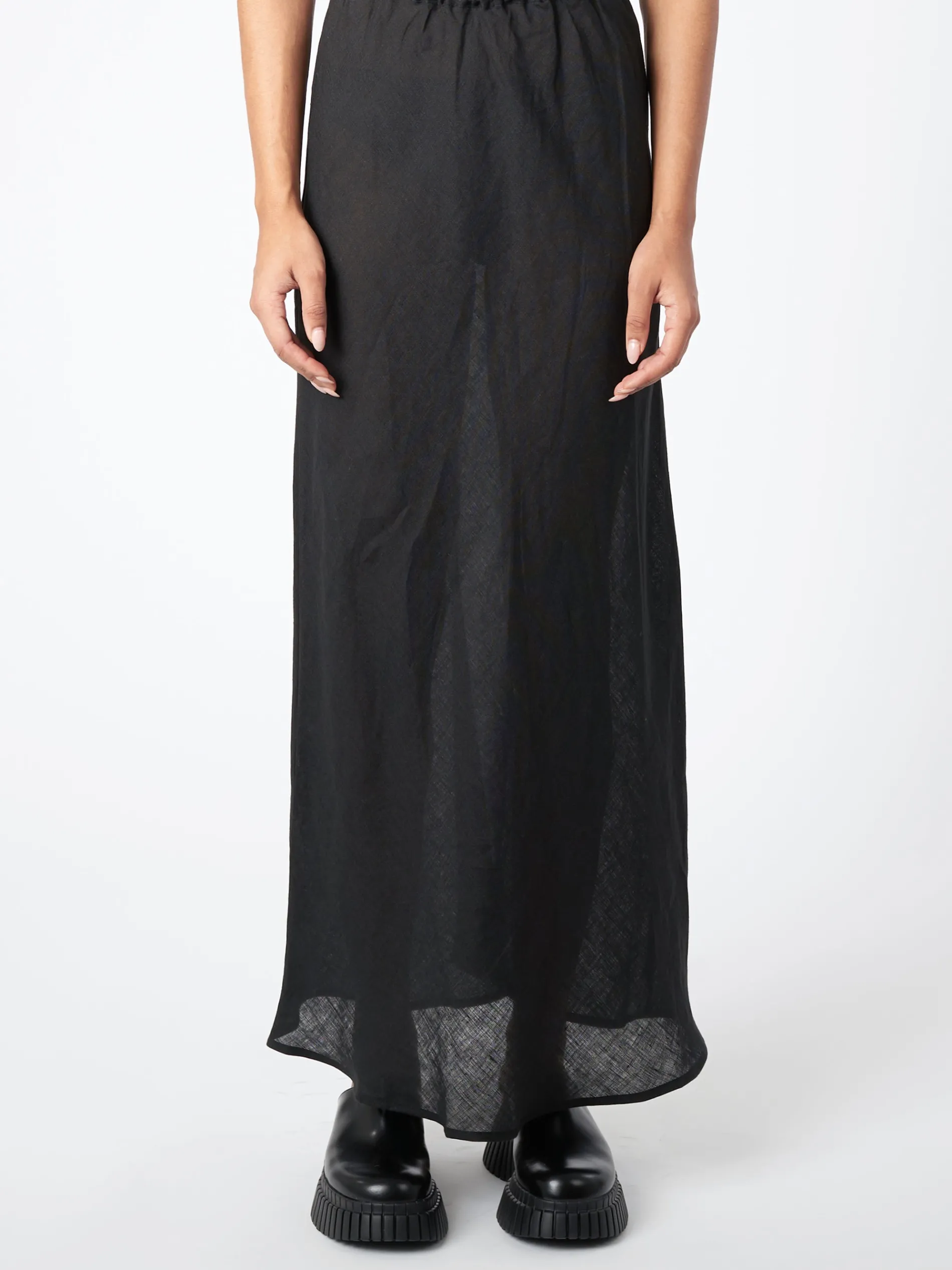 Baserange - Dydine Skirt in Black