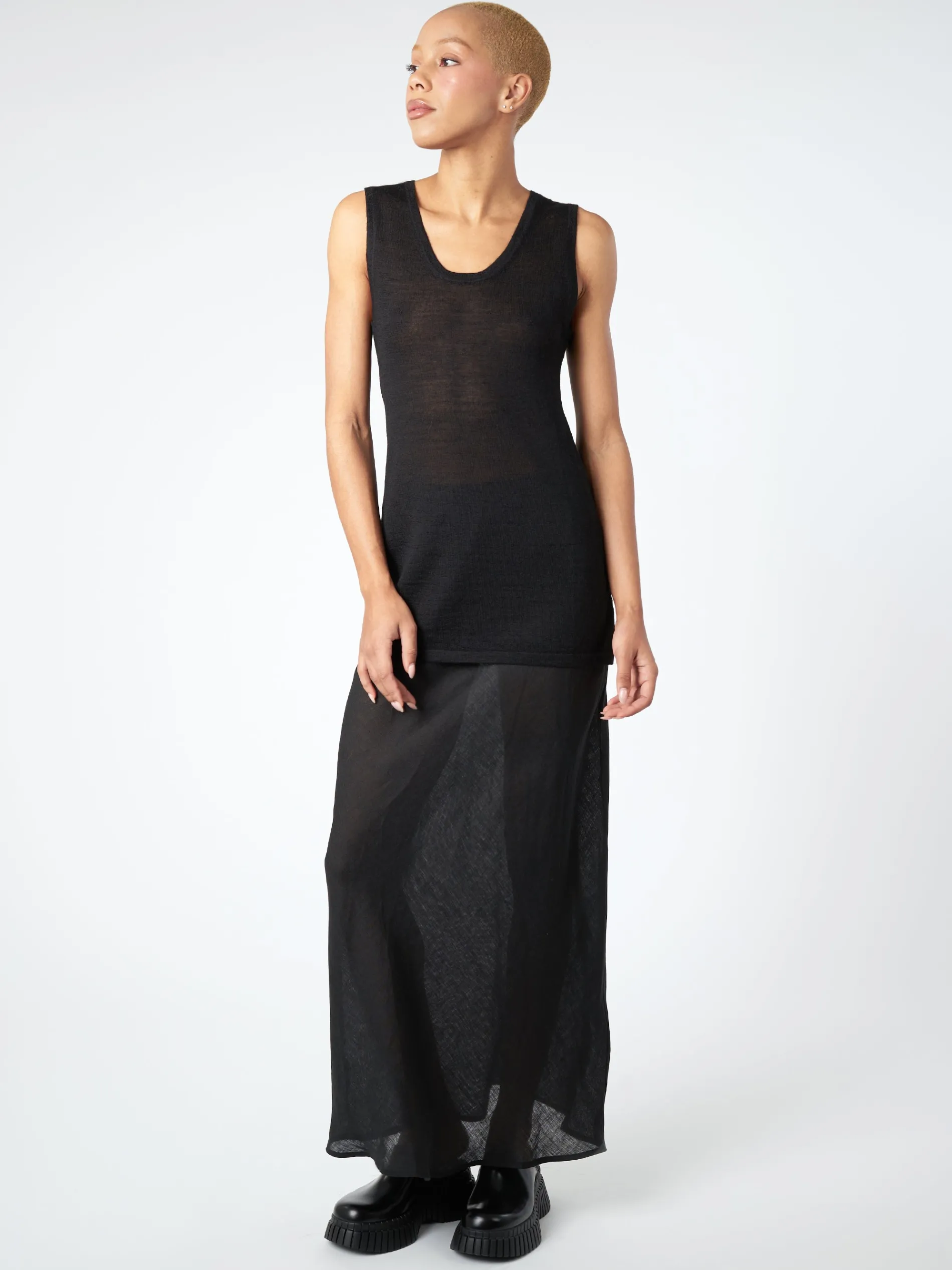 Baserange - Dydine Skirt in Black