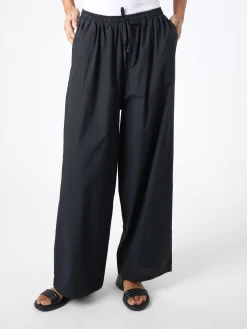 Baserange - Hujui Pants in Black