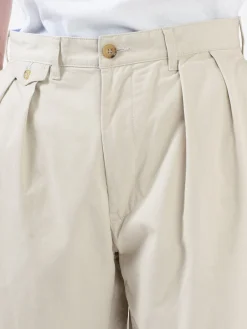 BEAMS PLUS - 2 Pleat Chino in Cement