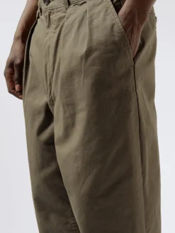 BEAMS PLUS - 2 Pleat Chino in Olive