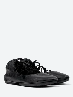 Camper - Right Nina Lace-Up Flats in Black