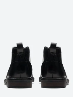 Clarks - Aldwin Chukka Boot in Black
