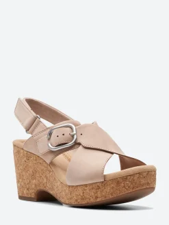 Clarks - Giselle Dove in Sand Nubuck