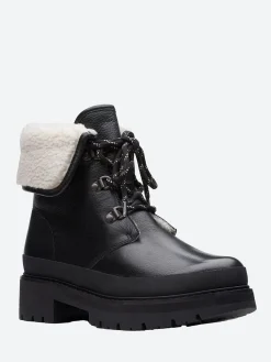 Clarks - Orianna Turn in Black Warmlined