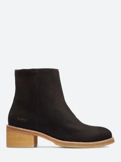 Clarks Originals - Amara Crepe in Black Nubuck