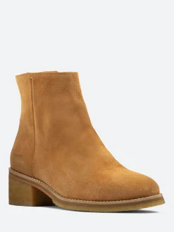 Clarks Originals - Amara Crepe in Tan Suede