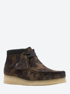 Clarks Originals - Wallabee Boot in Black/Khaki Floral