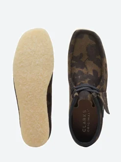 Clarks Originals - Wallabee Boot in Black/Khaki Floral