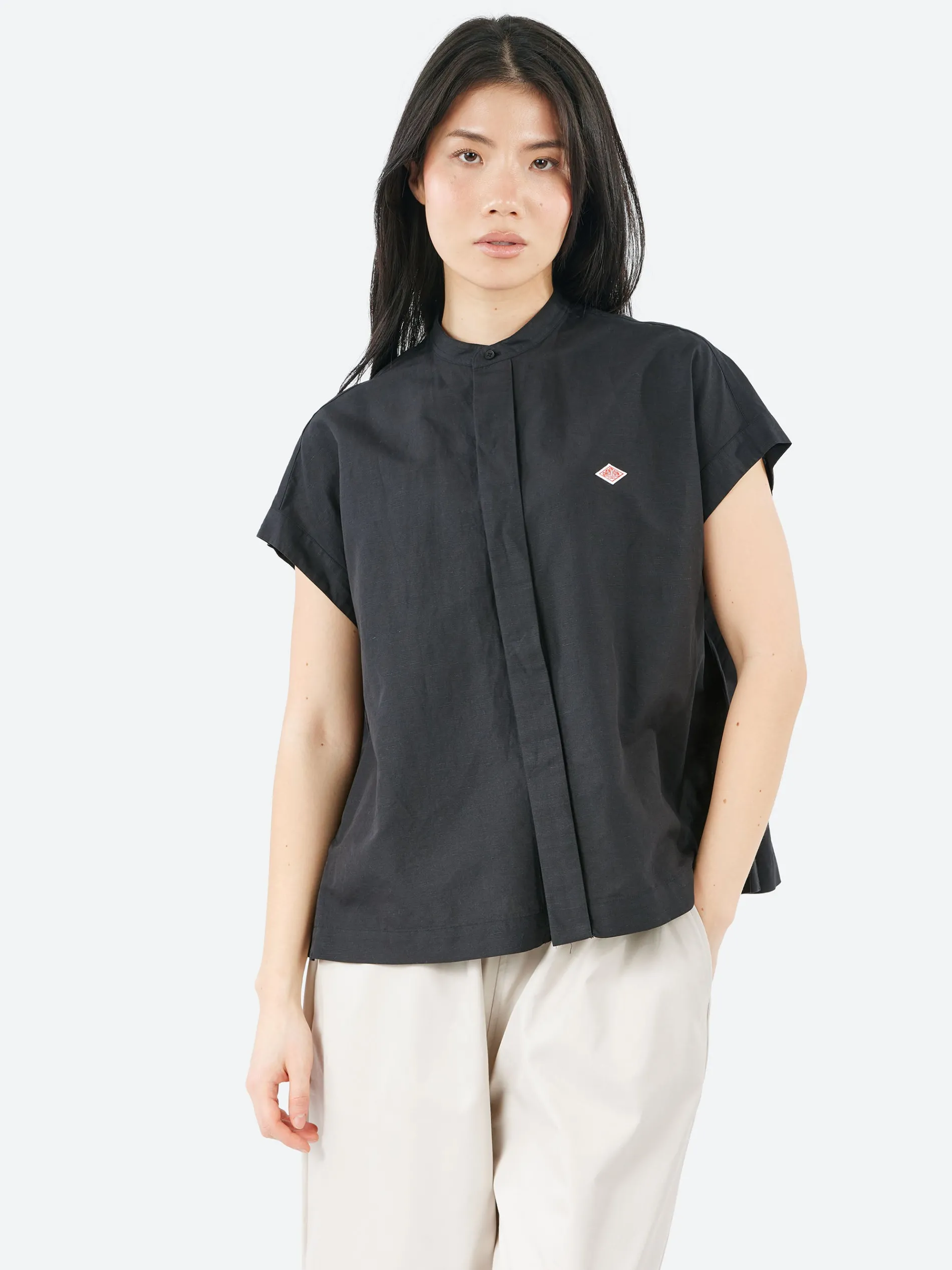 Danton - Sleeveless Shirt in Black