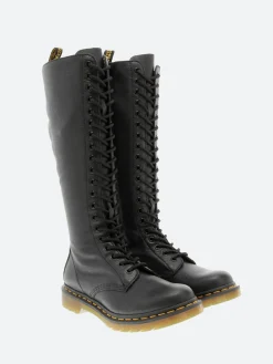 Dr. Martens - 1B60 in Black Virginia