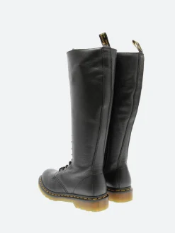 Dr. Martens - 1B60 in Black Virginia