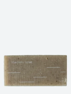 Exfoliating Coffee + Seaweed Block