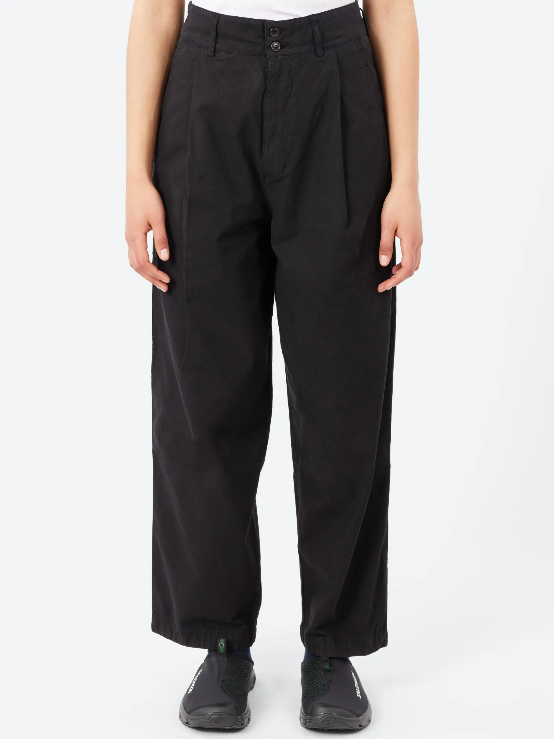 Girls of Dust - British Worker in Black