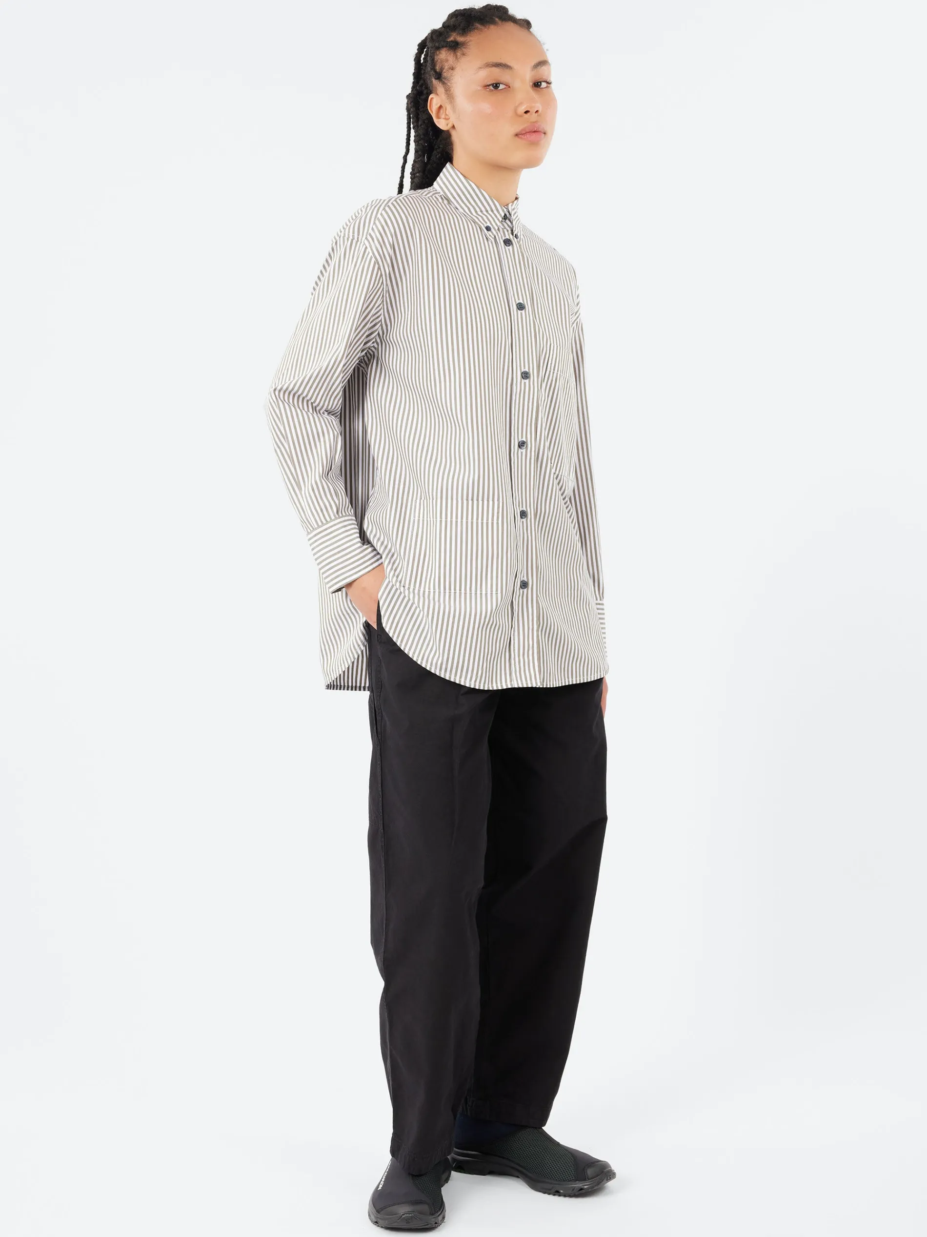 Girls of Dust - British Worker in Black