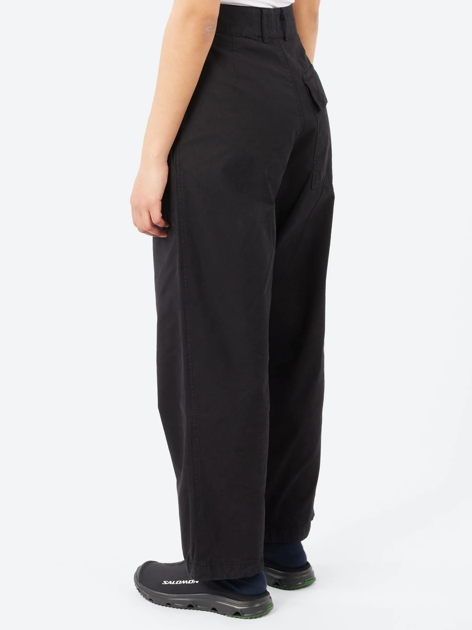 Girls of Dust - British Worker in Black