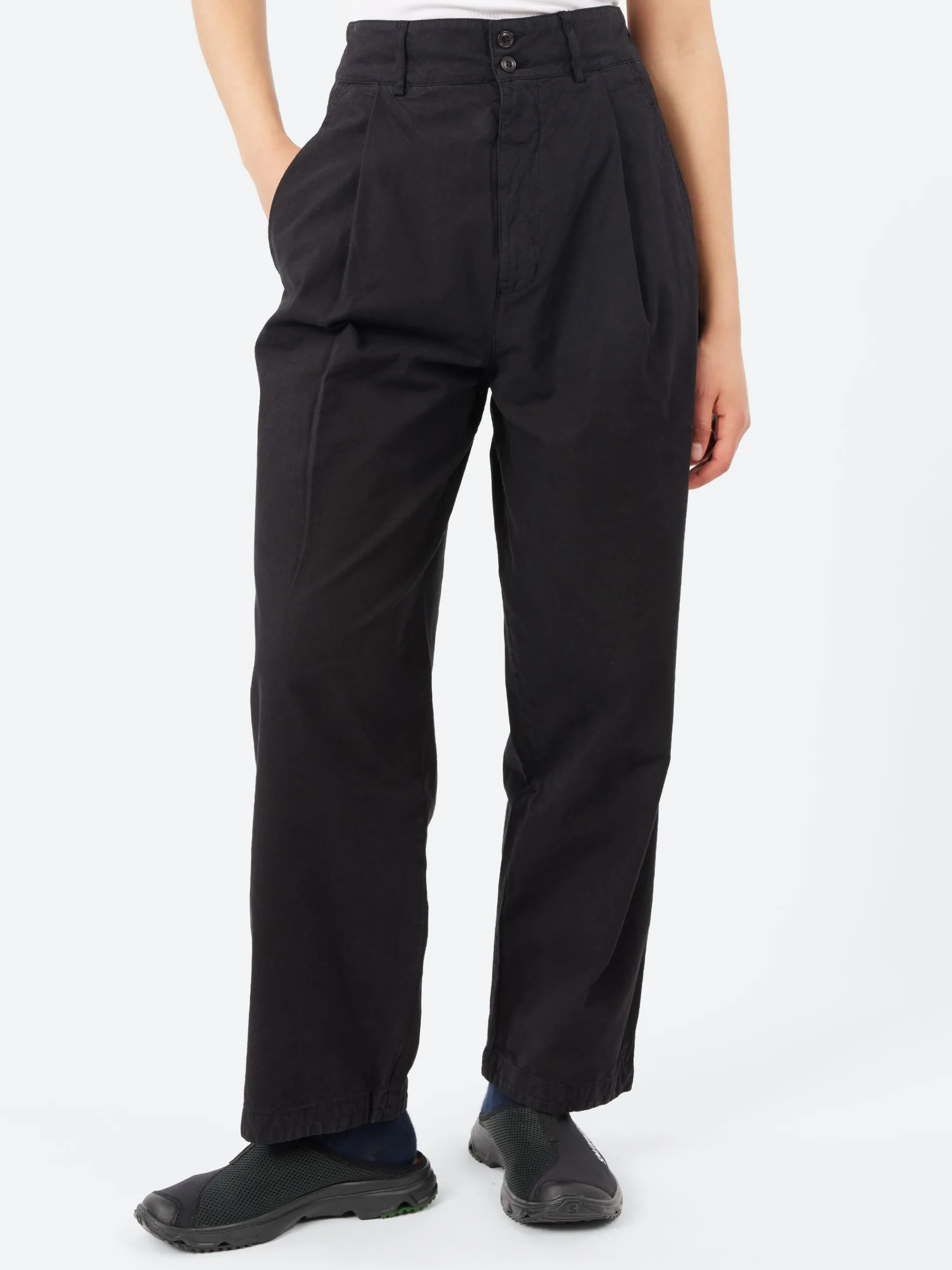 Girls of Dust - British Worker in Black