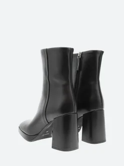 gravitypope - Grizel Ankle Boots in Nero Vitello