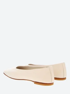 gravitypope - Jaana Ballet Flats in Off White