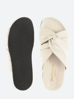 gravitypope - Joylene in Burro Nappa