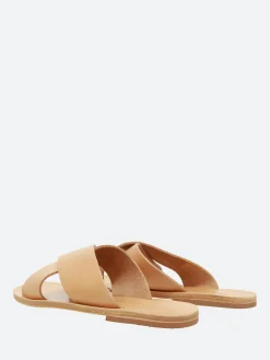 gravitypope - Kaia in Natural