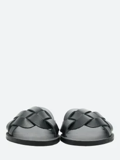 gravitypope - Karis in Black