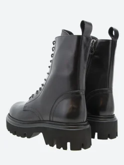 gravitypope - Madira in Nero Vitello