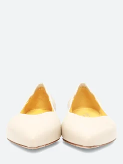 gravitypope - Nabina Flats in Milk Nappa