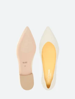 gravitypope - Nabina Flats in Milk Nappa