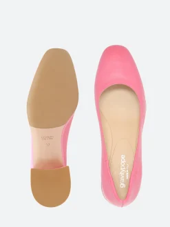 gravitypope - Nadia in Pig Rose Leather