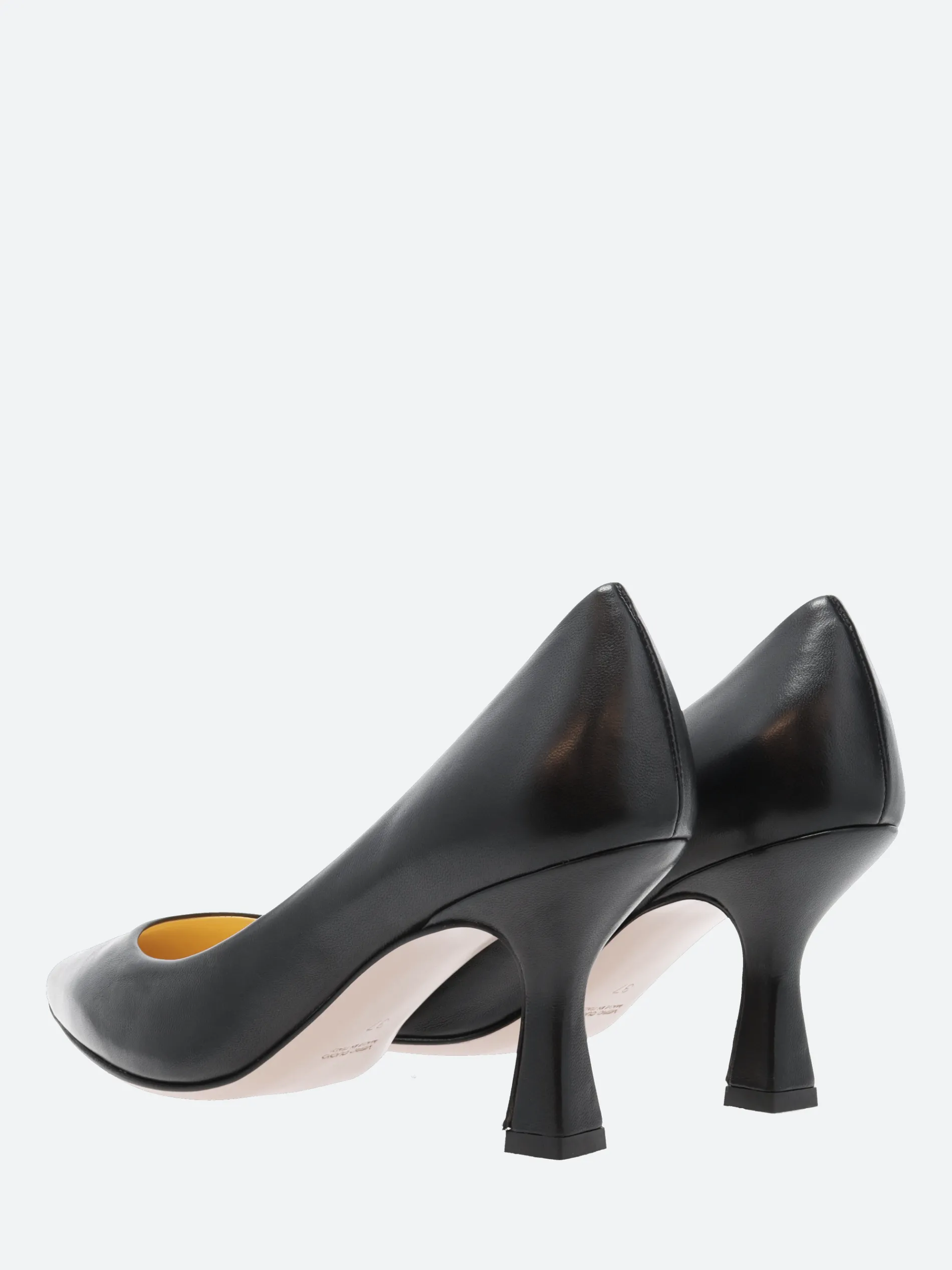 gravitypope - Nadio Pointed Toe Pumps in Nero Nappa