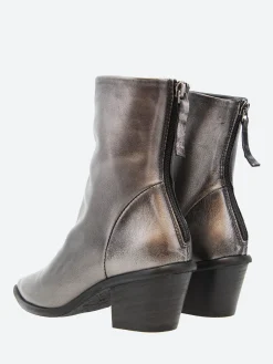 gravitypope - Robyn in Mauve Plombo