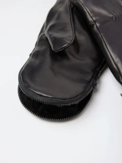 gravitypope - Top Zipper Mitten in Black