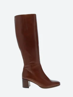 gravitypope - Zada in Cuero Coy