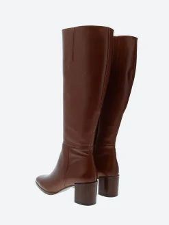 gravitypope - Zada in Cuero Coy