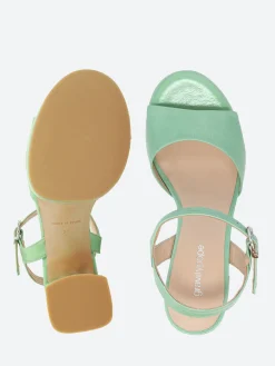 gravitypope - Zelie in Aqua Baku