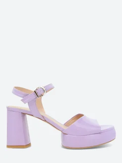 gravitypope - Zelie in Lavanda Baku