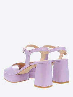 gravitypope - Zelie in Lavanda Baku