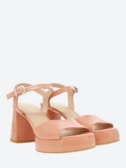 gravitypope - Zelie in Salmon Baku