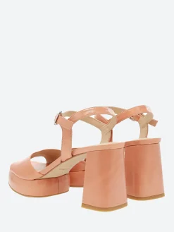 gravitypope - Zelie in Salmon Baku