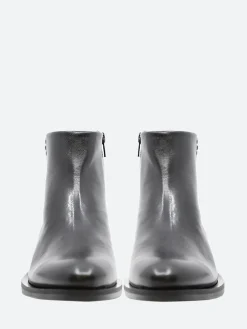 gravitypope - Ziba in Black