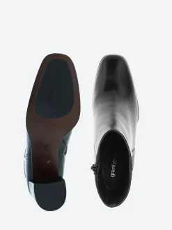 gravitypope - Zo in Black Mayka