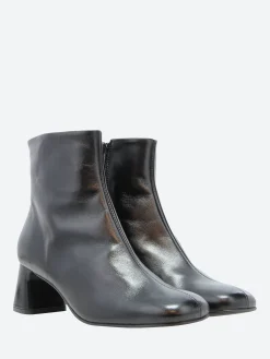 gravitypope - Zoda in Black Coy