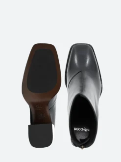 gravitypope - Zona in Black Toro