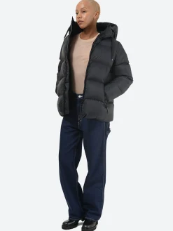 Kanuk - Molly in Black