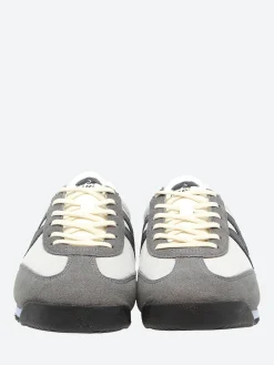 Karhu - Mestari in Pearl and Caviar