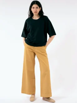 Labo.Art - Dena T-Shirt in Black